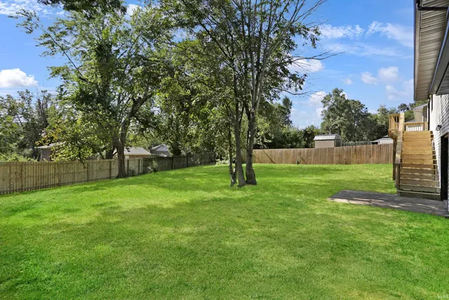 $299,900 | 7455 Oak Park Drive, Newburgh, IN 47630