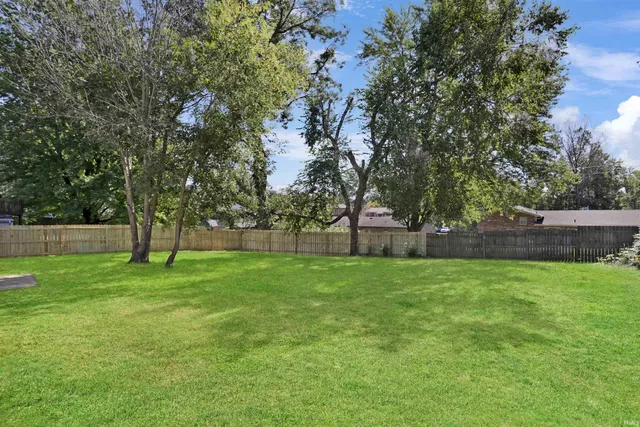 $299,900 | 7455 Oak Park Drive, Newburgh, IN 47630