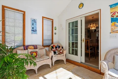 $749,000 | 3 Capri Gate, Plainview, NY 11803