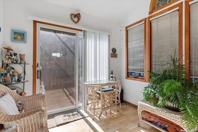 $749,000 | 3 Capri Gate, Plainview, NY 11803