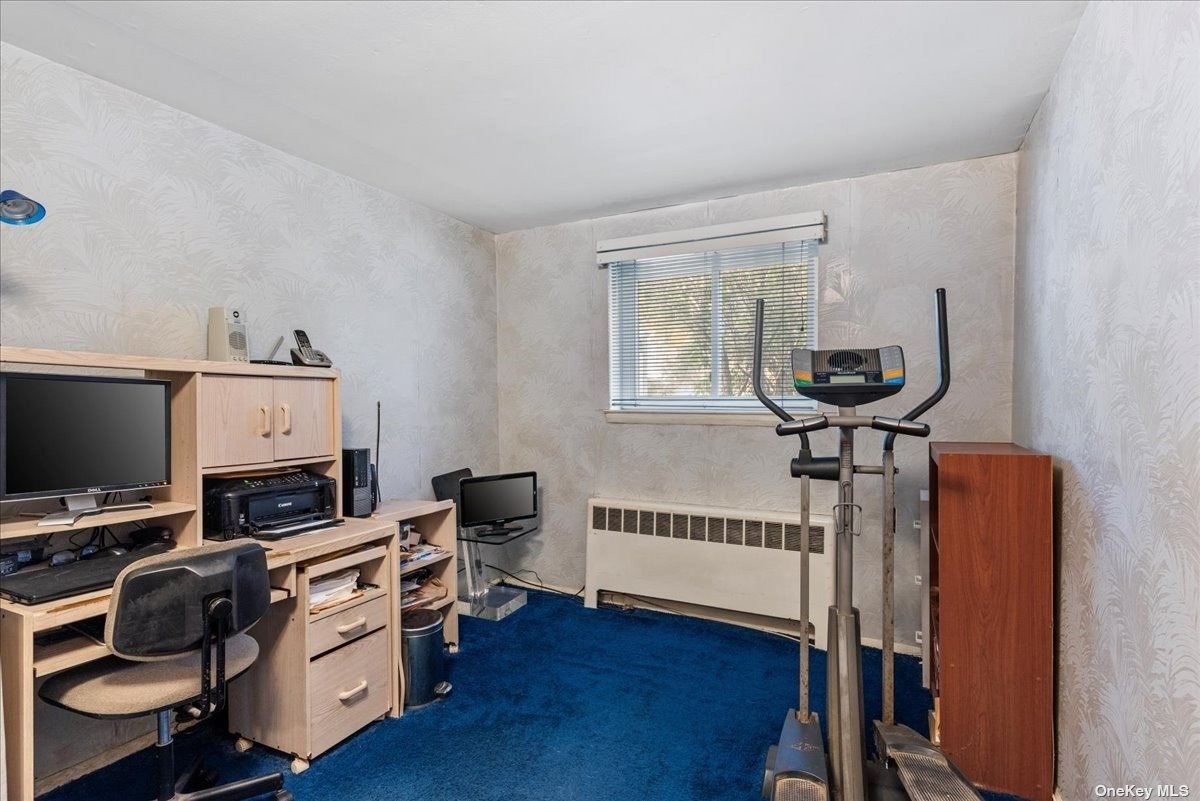 3 Capri Gate Plainview, NY 11803 - Photo 20 of 30