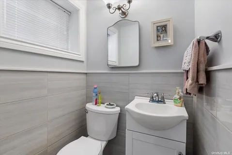 $749,000 | 3 Capri Gate, Plainview, NY 11803