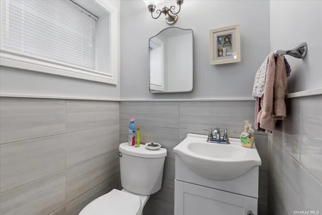 $749,000 | 3 Capri Gate, Plainview, NY 11803