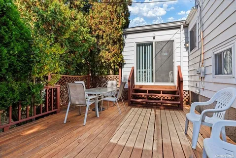 $749,000 | 3 Capri Gate, Plainview, NY 11803