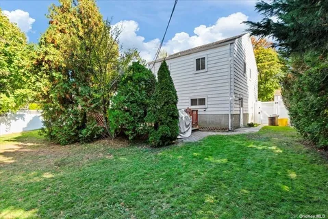 $749,000 | 3 Capri Gate, Plainview, NY 11803