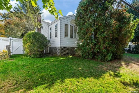 $749,000 | 3 Capri Gate, Plainview, NY 11803