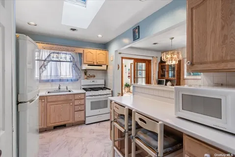 $749,000 | 3 Capri Gate, Plainview, NY 11803