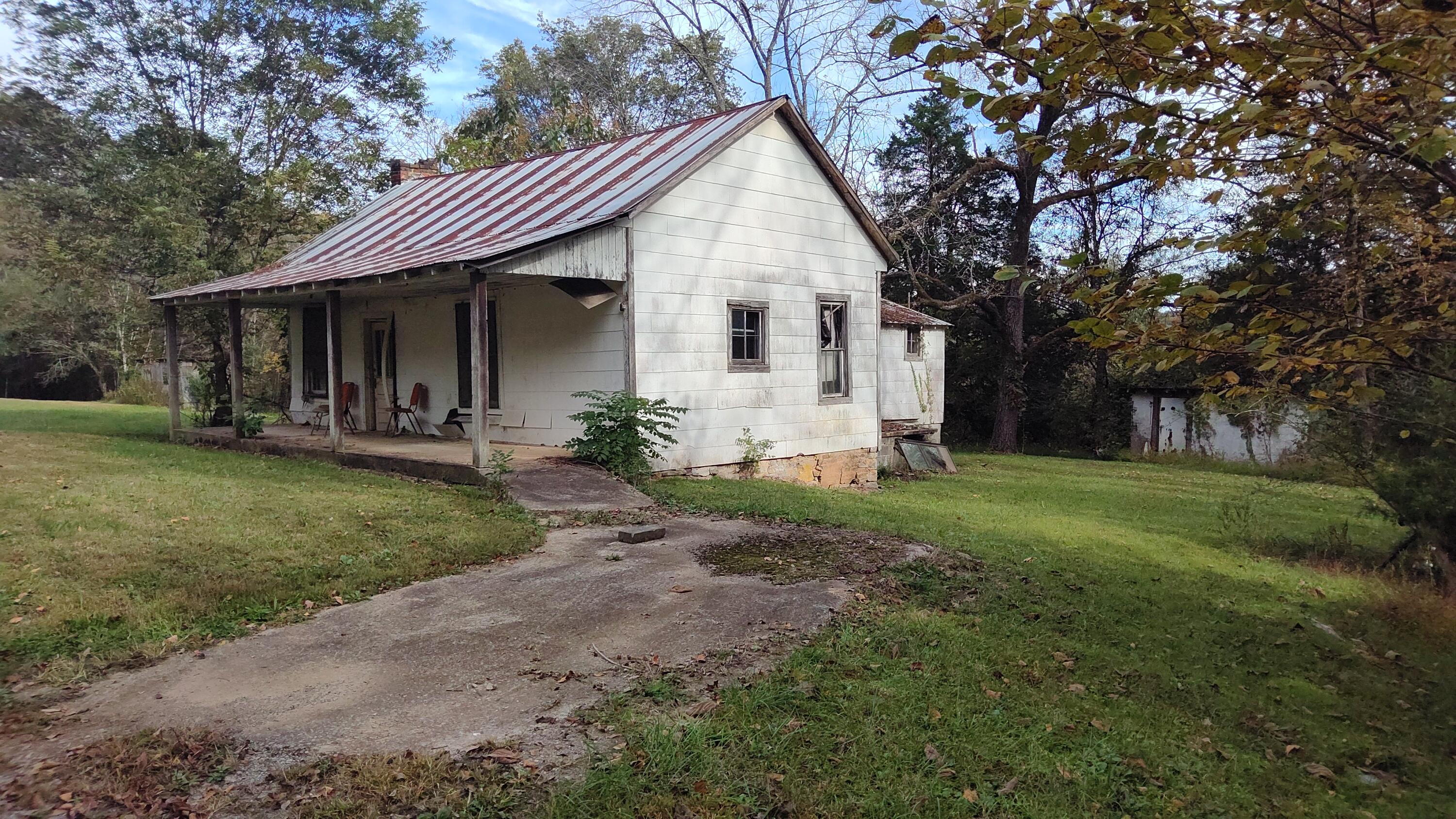 691 Summertown Road Jasper, TN 37347 - Photo 3 of 29 WIN_20251017_15_01_52_Pro