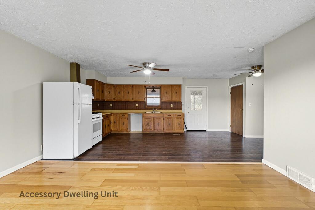 11951 Center Village Road Galena, OH 43021 - Photo 29 of 64 Accessory Dwelling Kitchen