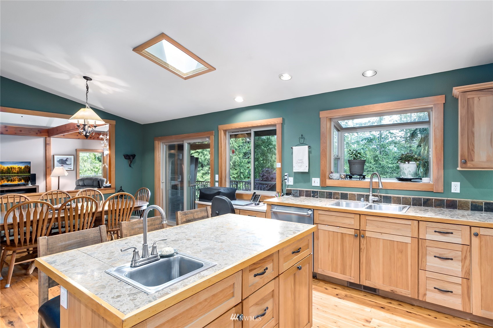 15724 Mountain View Road Mount Vernon, WA 98274 - Photo 11 of 40 Gallery Image 11