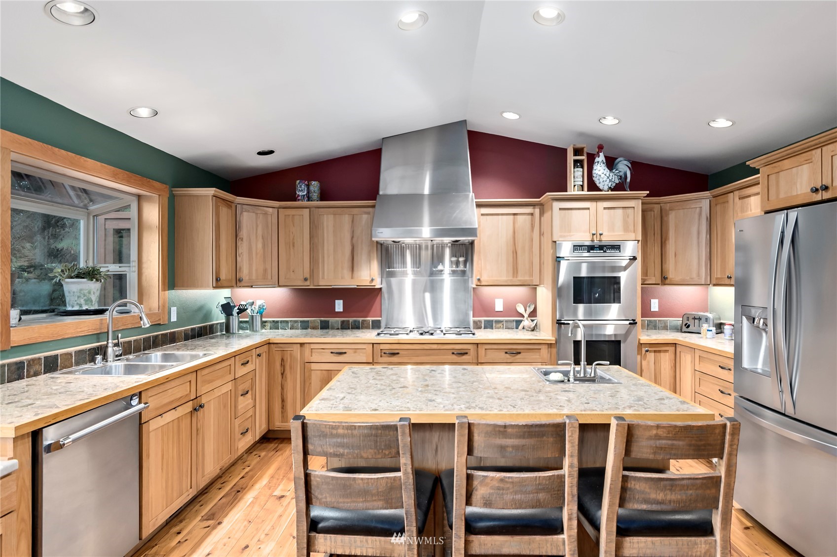 15724 Mountain View Road Mount Vernon, WA 98274 - Photo 7 of 40 Gallery Image 7