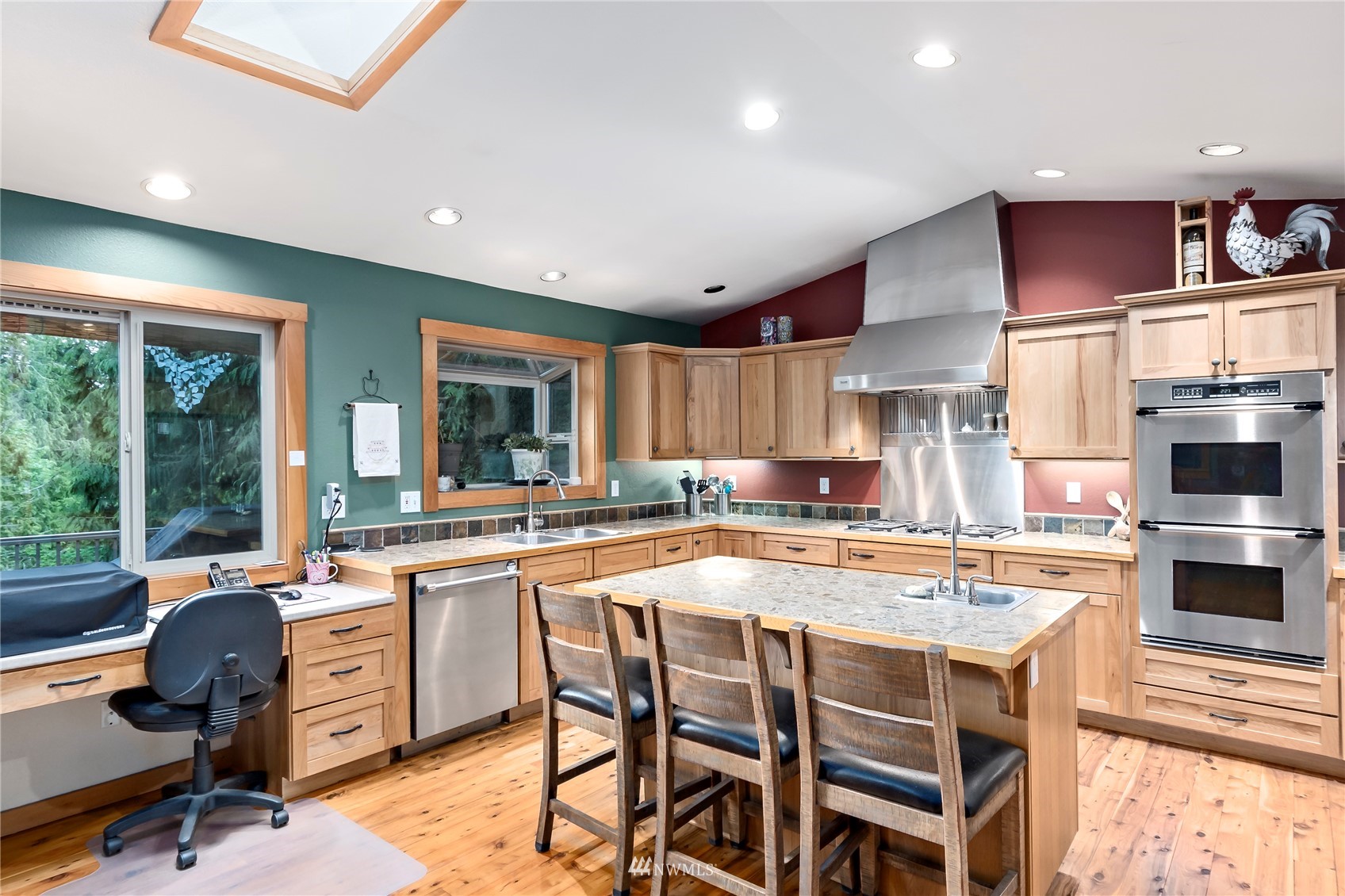 15724 Mountain View Road Mount Vernon, WA 98274 - Photo 8 of 40 Gallery Image 8
