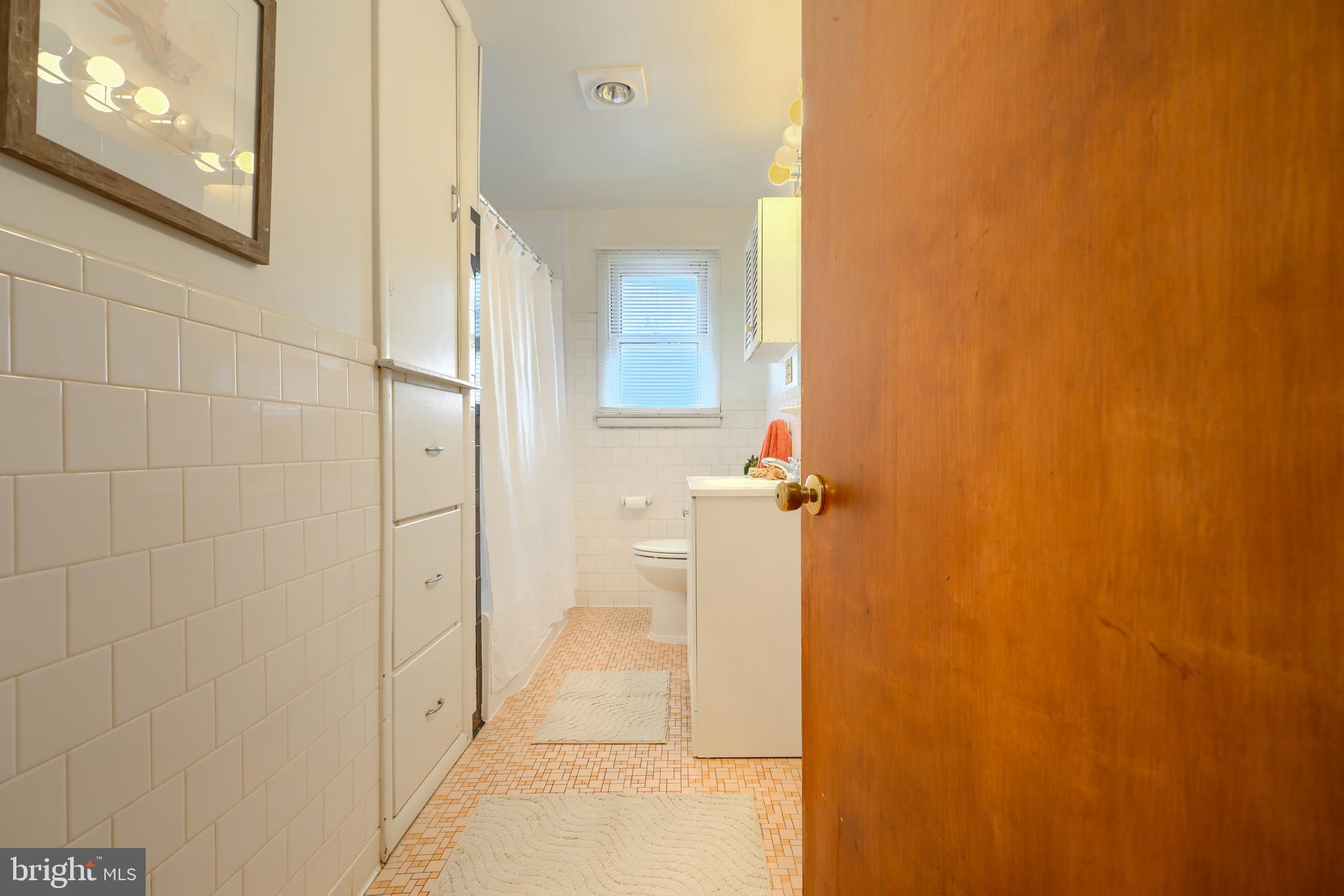 7822 Eddlynch Road Dundalk, MD 21222 - Photo 23 of 41 Bathroom
