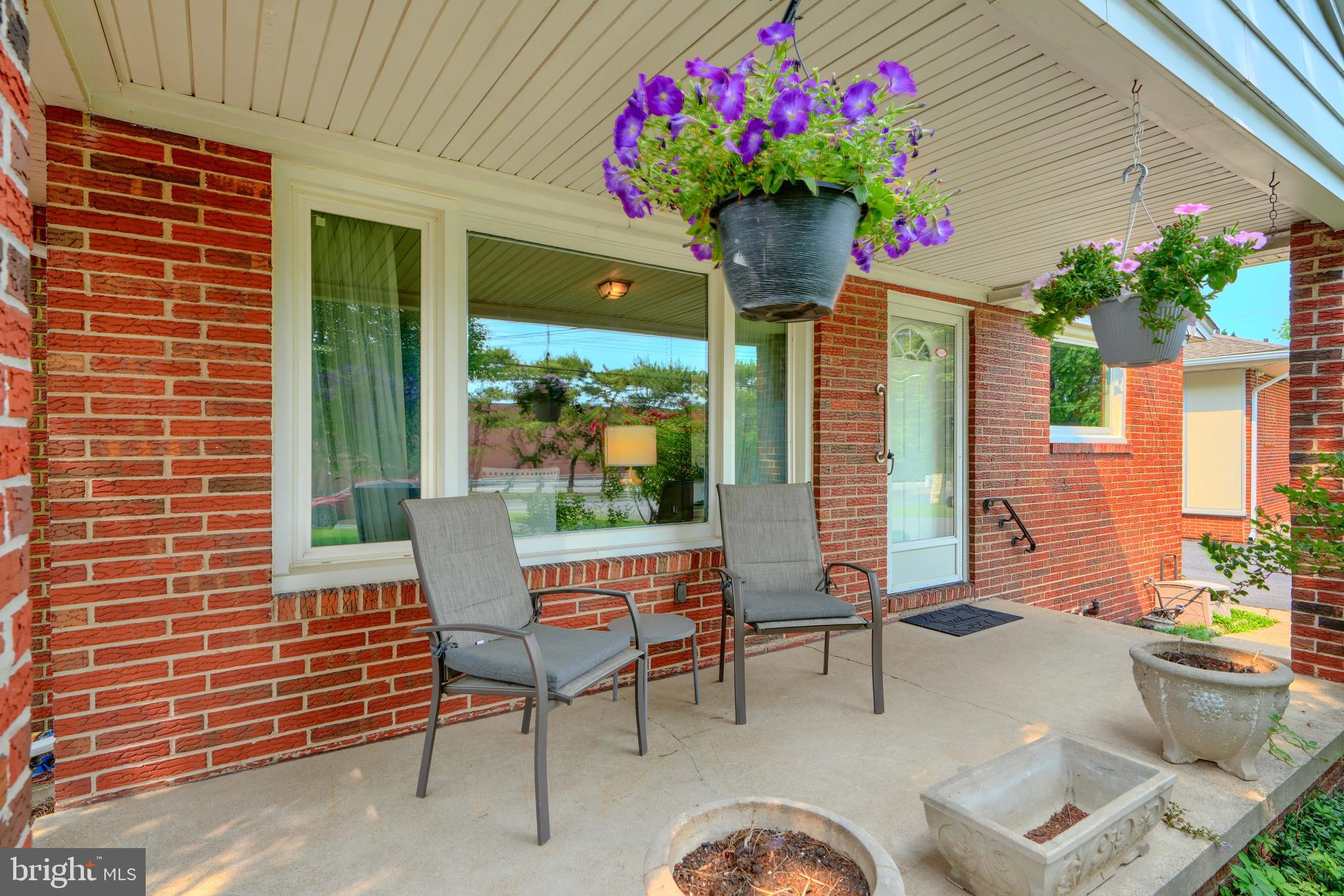 7822 Eddlynch Road Dundalk, MD 21222 - Photo 4 of 41 Covered front porch