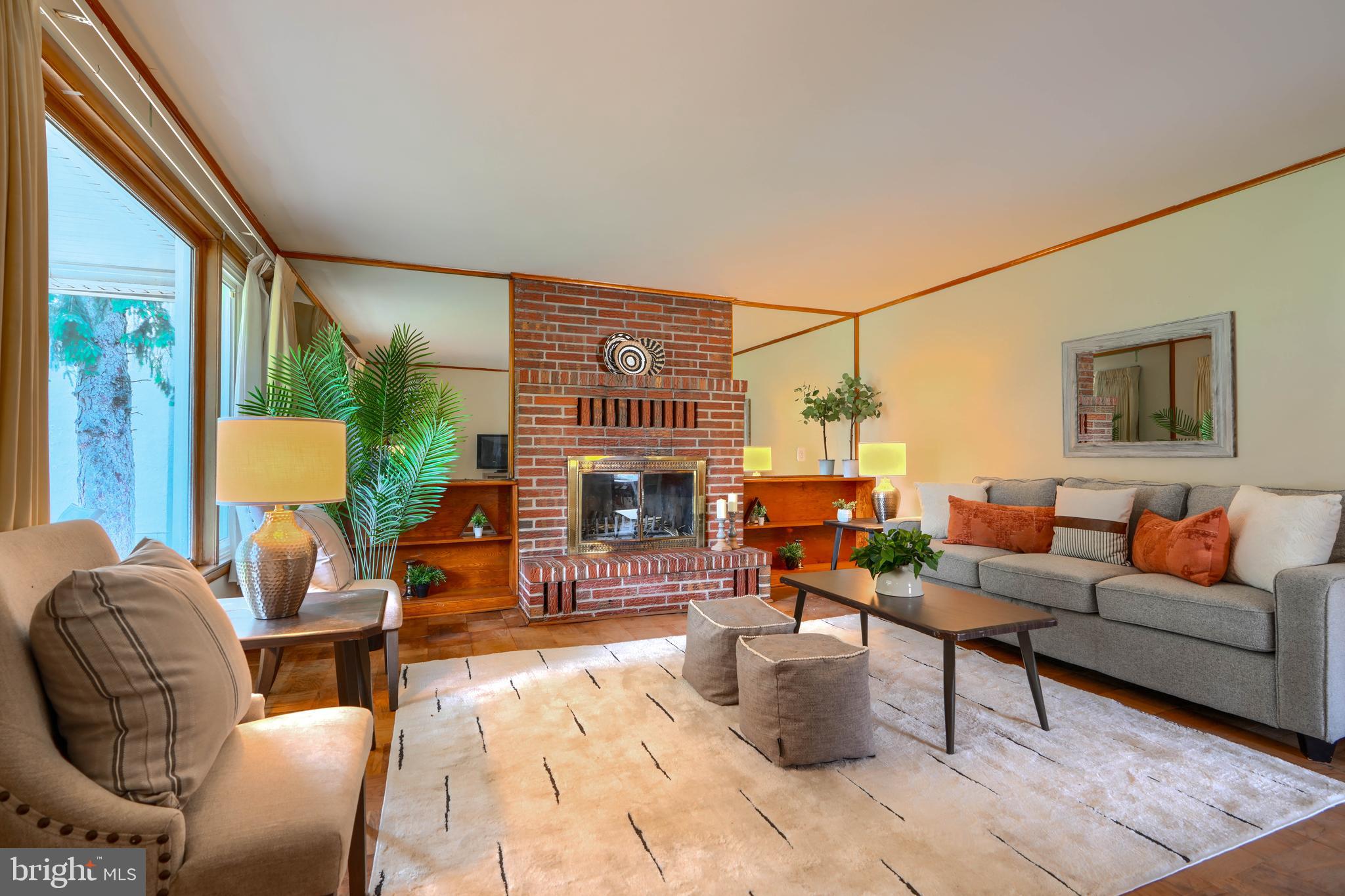 7822 Eddlynch Road Dundalk, MD 21222 - Photo 6 of 41 Living Room