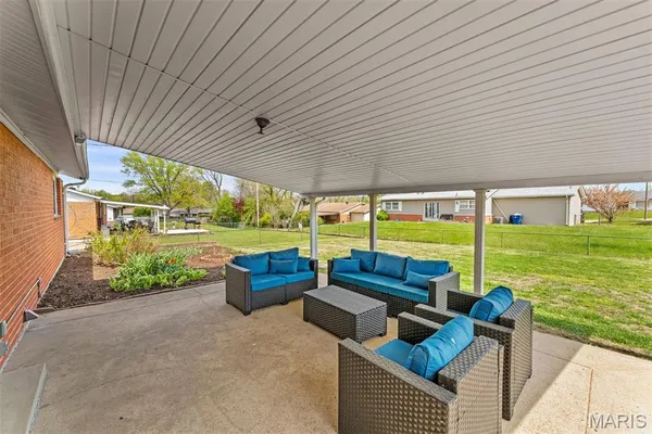 $210,000 | 2738 Westminster Drive, Florissant, MO 63033