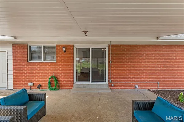 $210,000 | 2738 Westminster Drive, Florissant, MO 63033