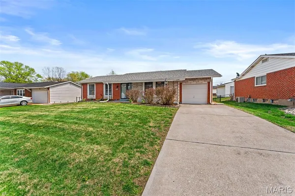 $210,000 | 2738 Westminster Drive, Florissant, MO 63033