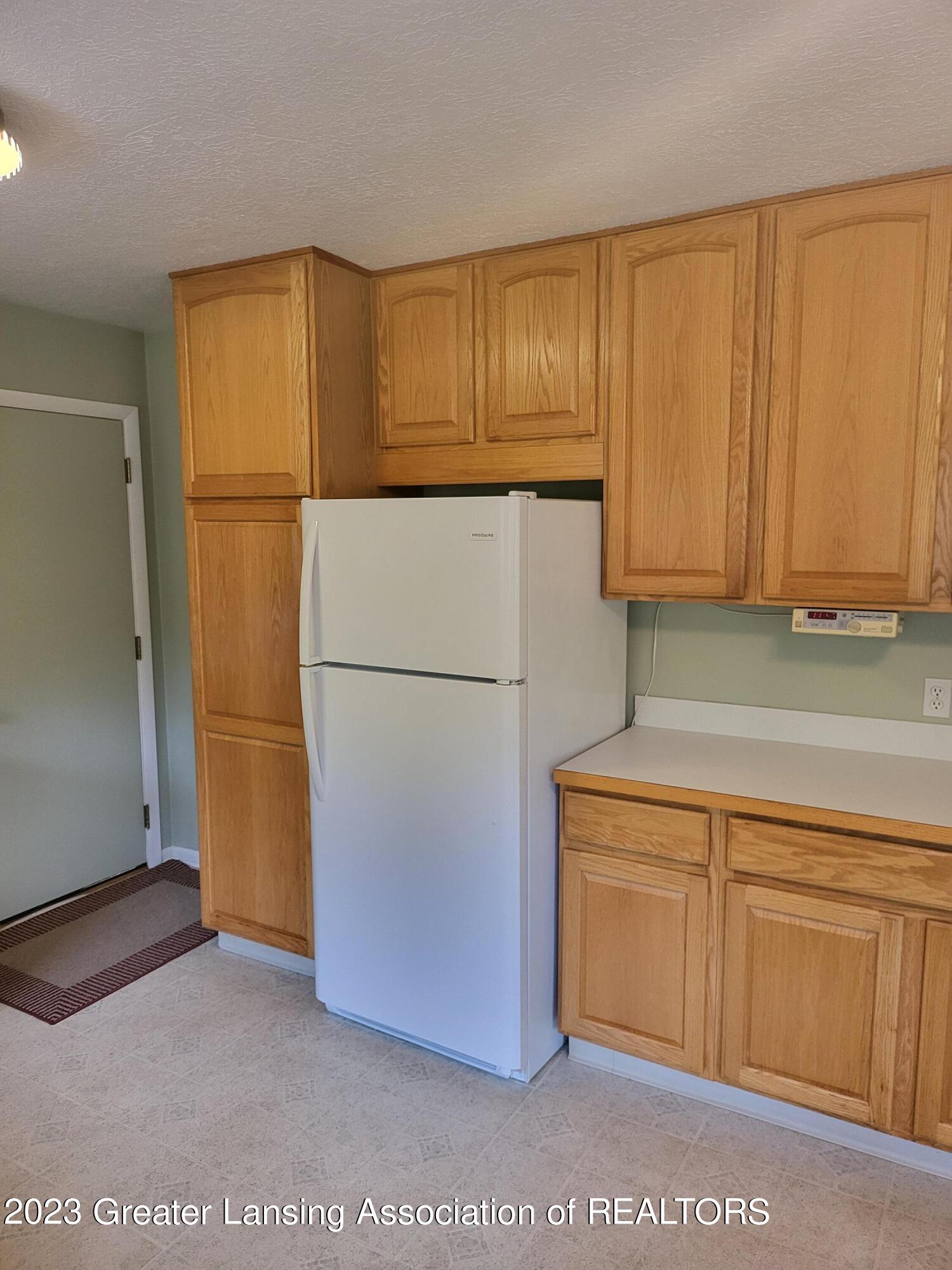11325 Nixon Road Grand Ledge, MI 48837 - Photo 10 of 31 20230623_114525