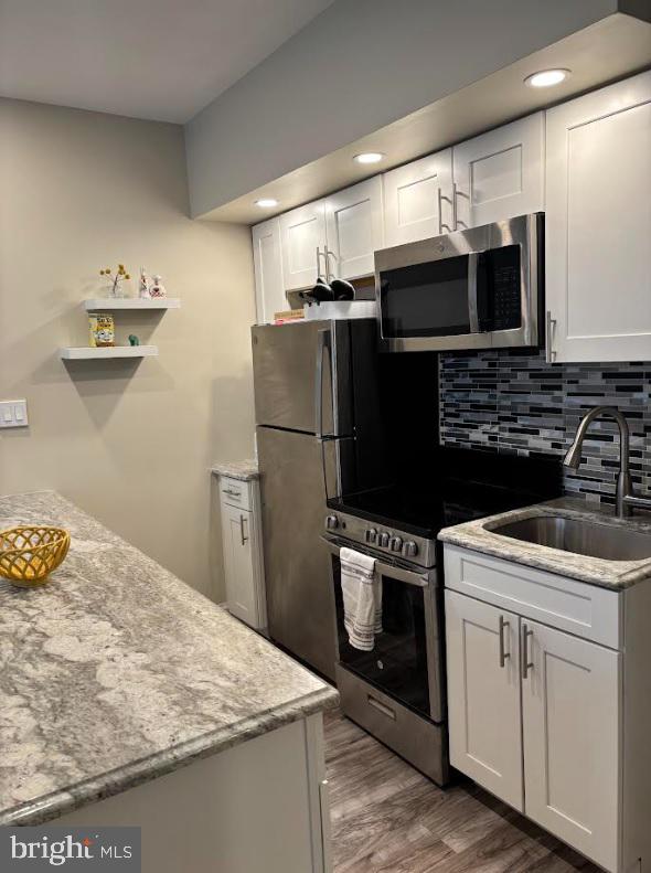 1324 Locust Street, Unit 1011 Philadelphia, PA 19107 - Photo 4 of 15 Kitchen