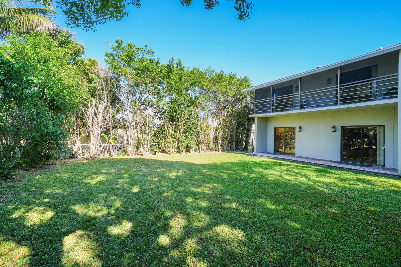 683 Dover Street, Unit 683 685 Boca Raton, FL 33487 - Photo 28 of 31 29_DSC02072_mls