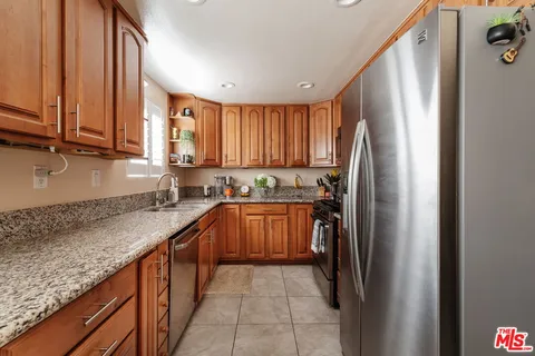 $629,000 | 15023 Sherman Way, Unit E, Van Nuys, CA 91405
