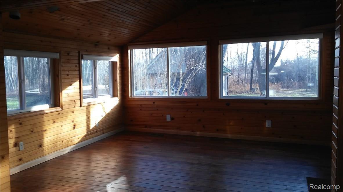 80200 Scotch Settlement Road Romeo, MI 48065 - Photo 13 of 22 20151129_144156.jpg
