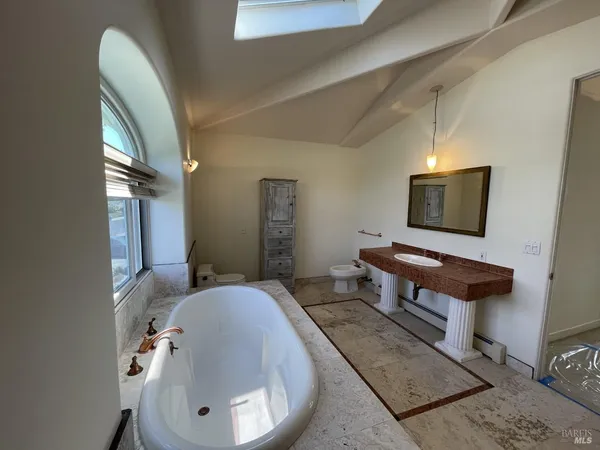 $1,995,000 | 124 Montego Key, Novato, CA 94949