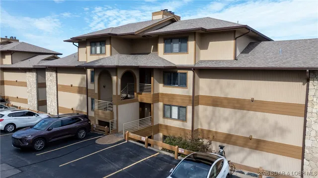$249,900 | 701 Cedar Drive, Unit 2B, Lake Ozark, MO 65049