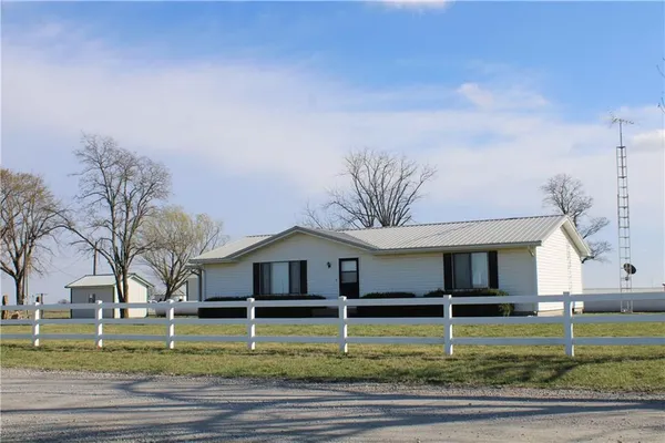 $1,275,000 | 23974 Ayers Road, Greeley, KS 66033