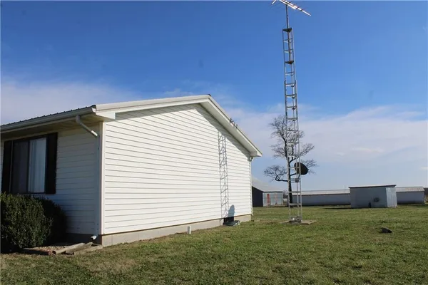 $1,275,000 | 23974 Ayers Road, Greeley, KS 66033