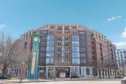 $425,000 | 437 West Division Street, Unit 310, Chicago, IL 60610