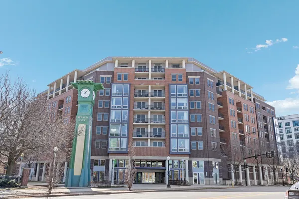 $425,000 | 437 West Division Street, Unit 310, Chicago, IL 60610