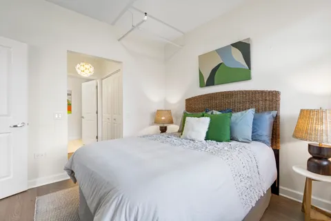 $425,000 | 437 West Division Street, Unit 310, Chicago, IL 60610