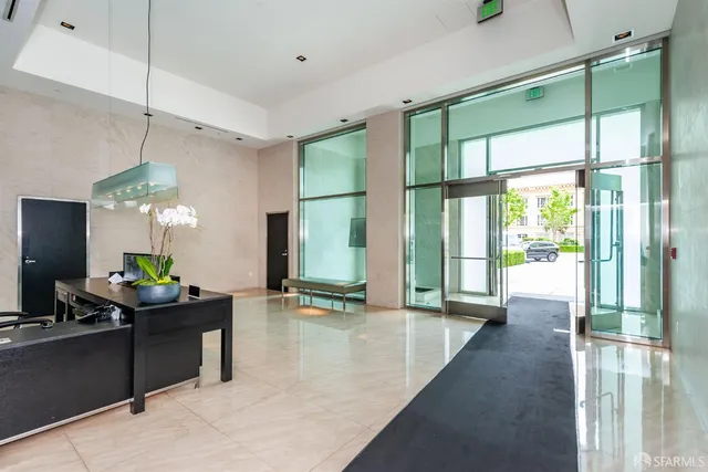 $5,900 | 219 Brannan Street, Unit 7J, San Francisco, CA 94107