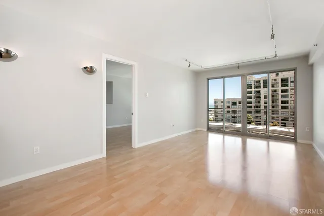 $5,900 | 219 Brannan Street, Unit 7J, San Francisco, CA 94107