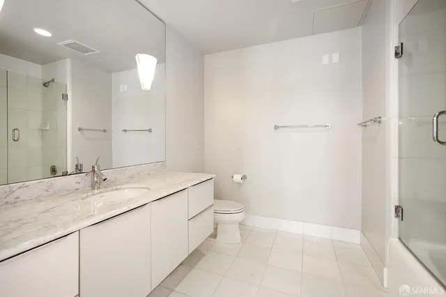 $5,900 | 219 Brannan Street, Unit 7J, San Francisco, CA 94107