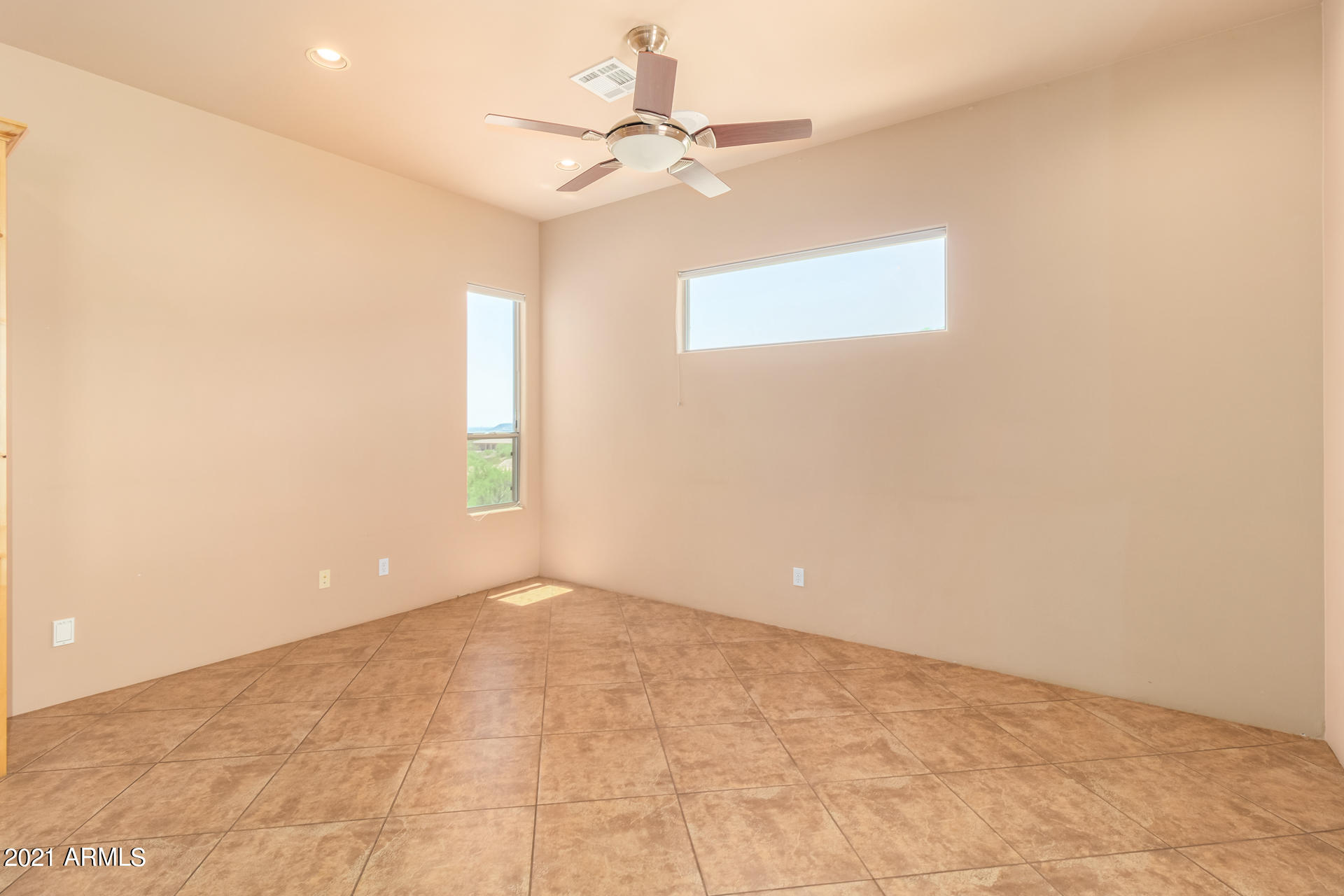 520 East Briles Road Phoenix, AZ 85085 - Photo 15 of 52 14-Briles