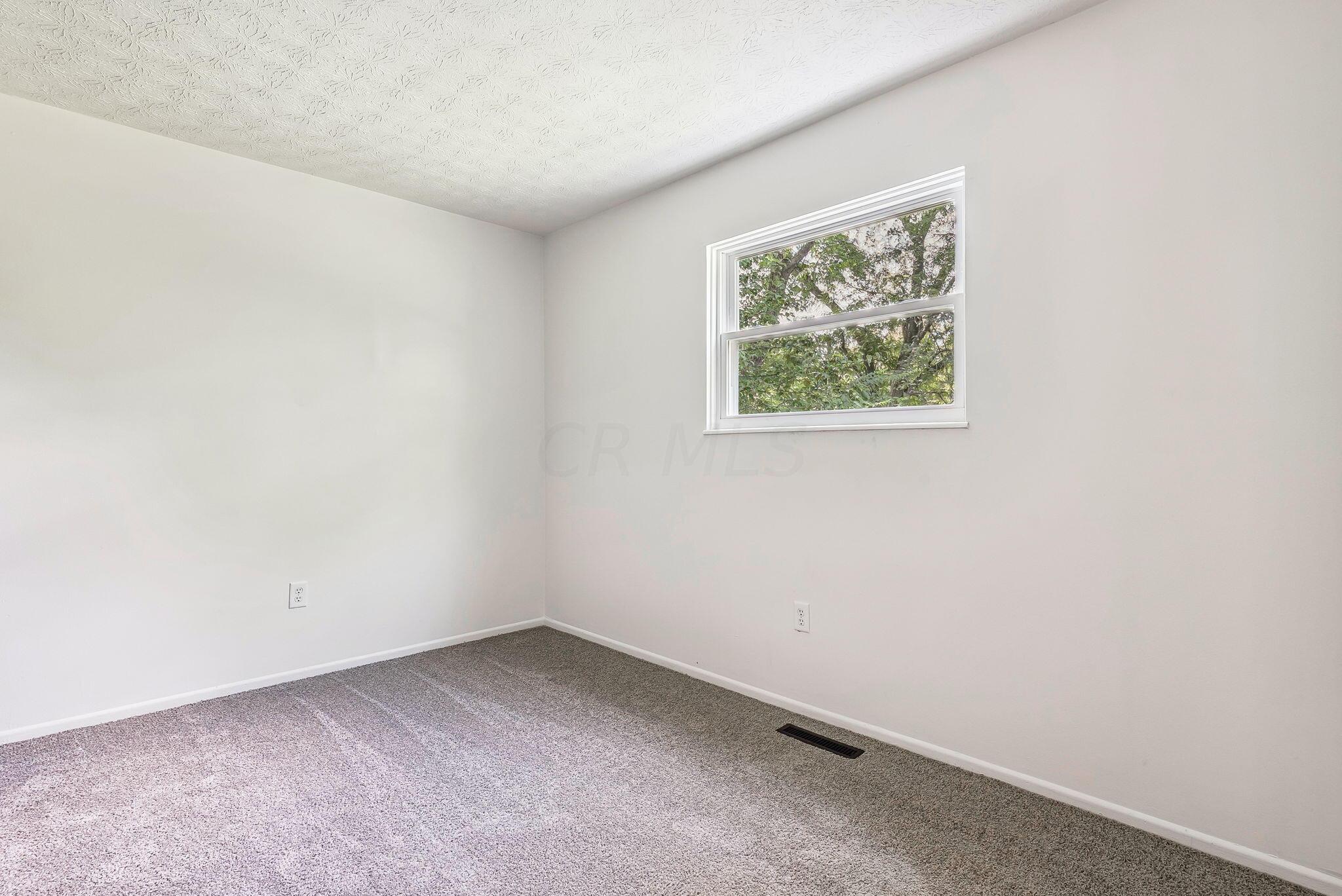 3049 Reynard Road Columbus, OH 43232 - Photo 28 of 37 23-web-or-mls-3049-reynard-rd