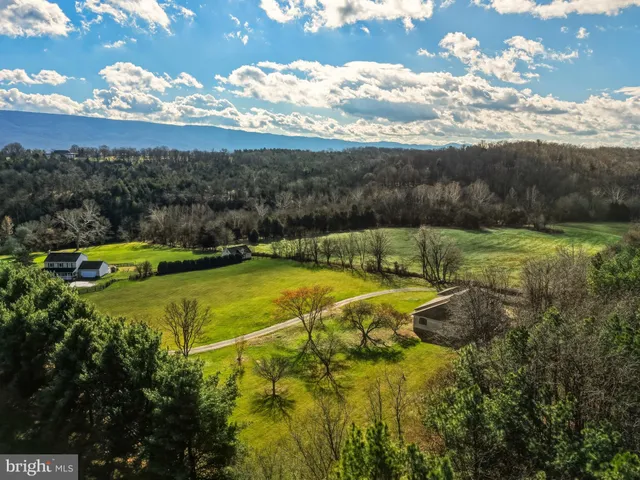 $485,000 | 948 Battlefield Bluff Drive, New Market, VA 22844