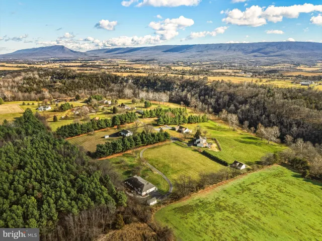 $485,000 | 948 Battlefield Bluff Drive, New Market, VA 22844