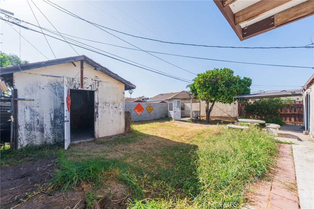 22428 Neptune Avenue Carson, CA 90745 - Photo 24 of 36 a view of a backyard