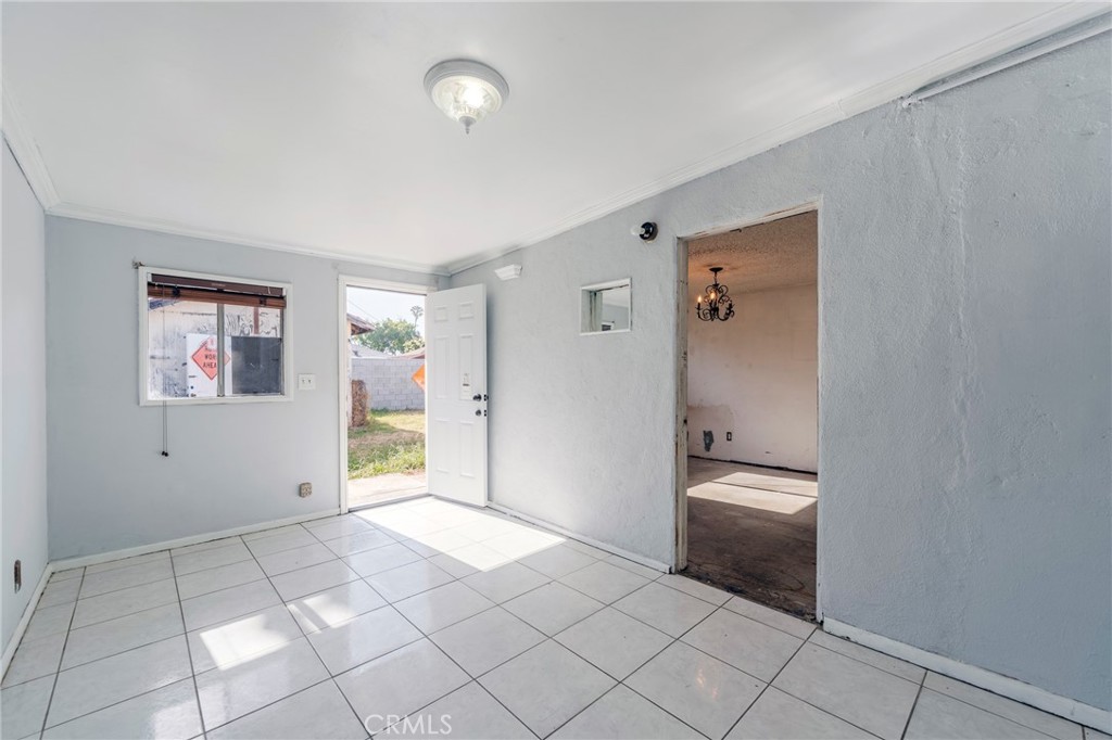 22428 Neptune Avenue Carson, CA 90745 - Photo 28 of 36