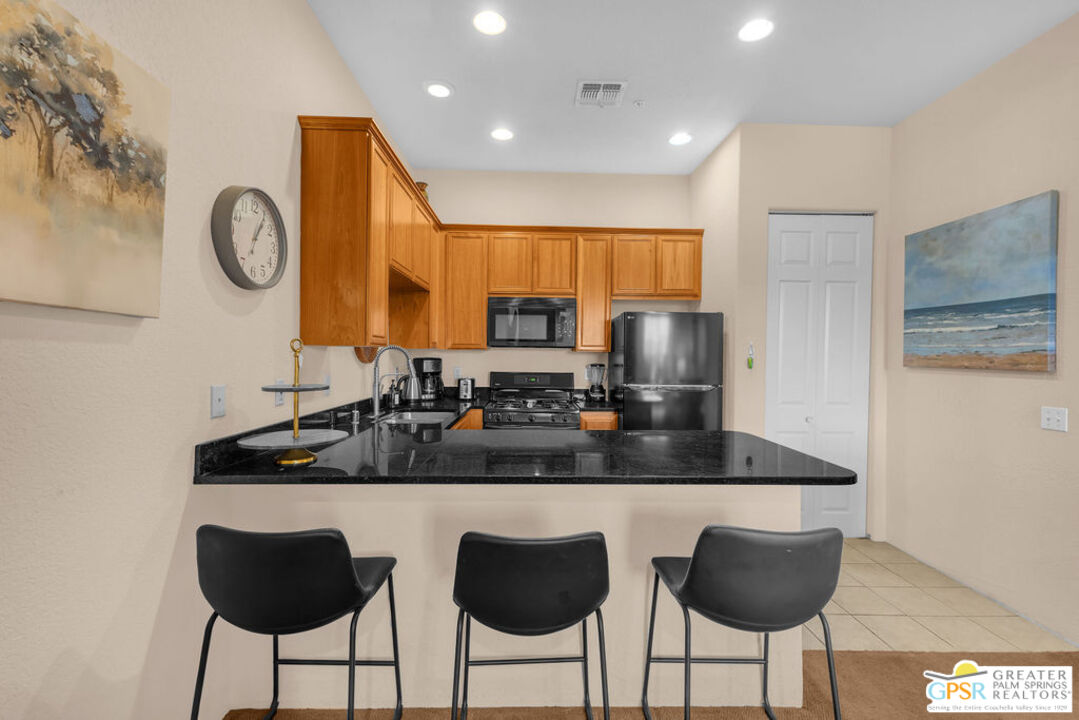 50740 Santa Rosa Plaza, Unit 2 La Quinta, CA 92253 - Photo 4 of 16