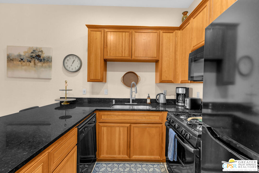 50740 Santa Rosa Plaza, Unit 2 La Quinta, CA 92253 - Photo 5 of 16