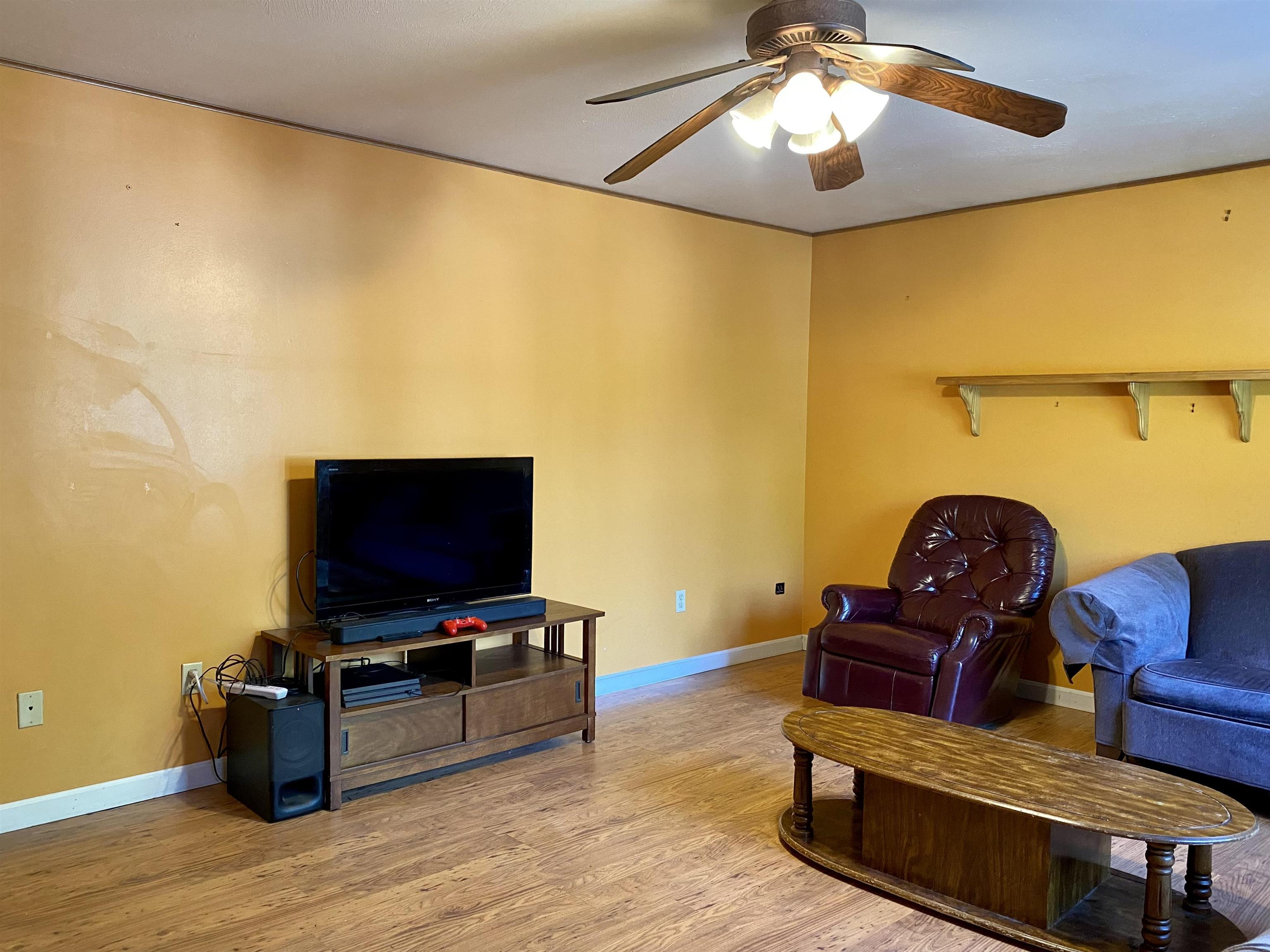 13 Old Lantern Road Hillsborough, NH 03244 - Photo 5 of 39 Gallery Image 5