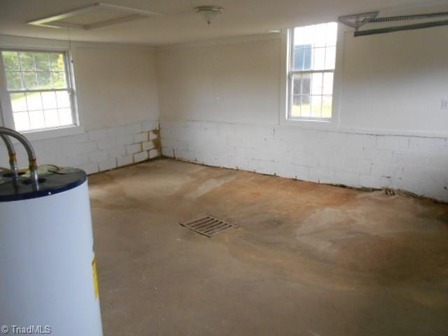 1872 Parsonville Road Purlear, NC 28665 - Photo 30 of 36 garage