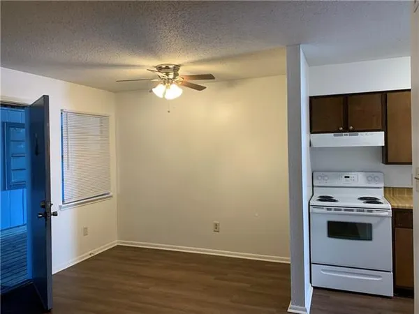 $885 | 2224 Pasadena Avenue, Unit 208, Metairie, LA 70001