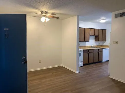 $885 | 2224 Pasadena Avenue, Unit 208, Metairie, LA 70001
