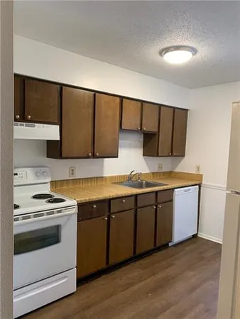 $885 | 2224 Pasadena Avenue, Unit 208, Metairie, LA 70001